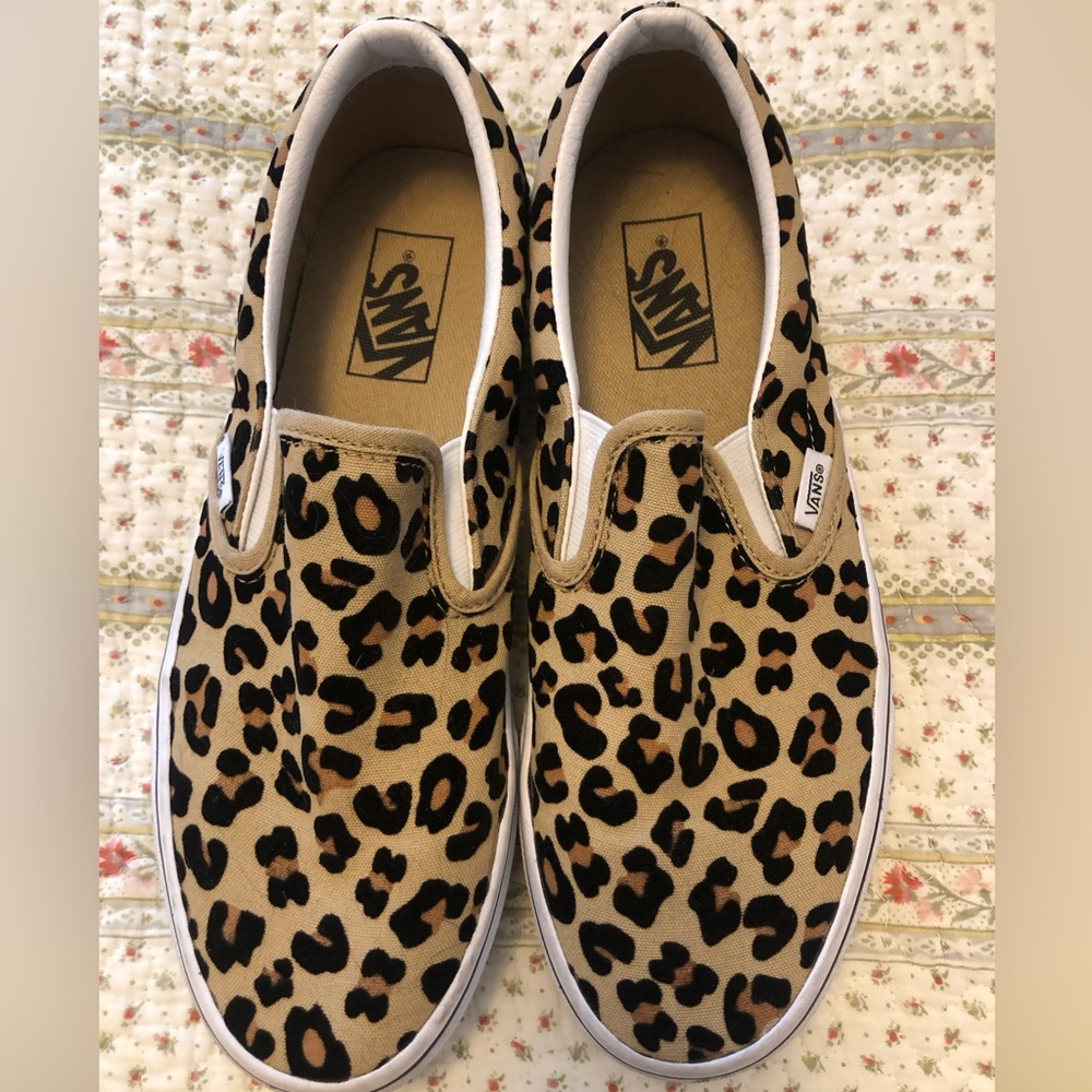 Leopard print Vans slip ons size 9.5